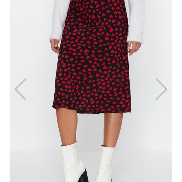 black and red heart print midi skirt from nasty gal - Picture 5 of 5